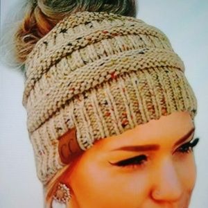 💋CC Quality Knit Messy Bun Beanie Hat